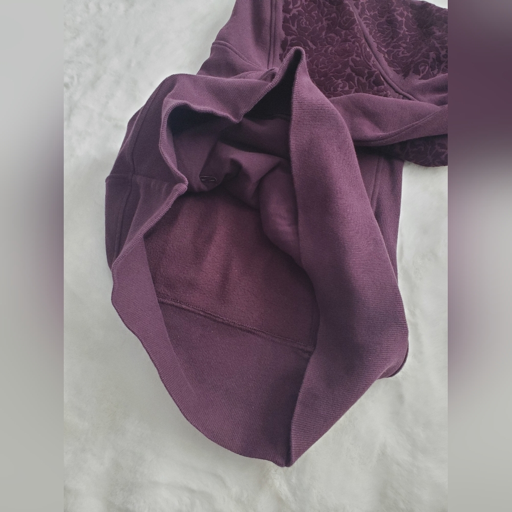 Lululemon Purple Sweatshirt - Size 10 - Picture 10 of 15